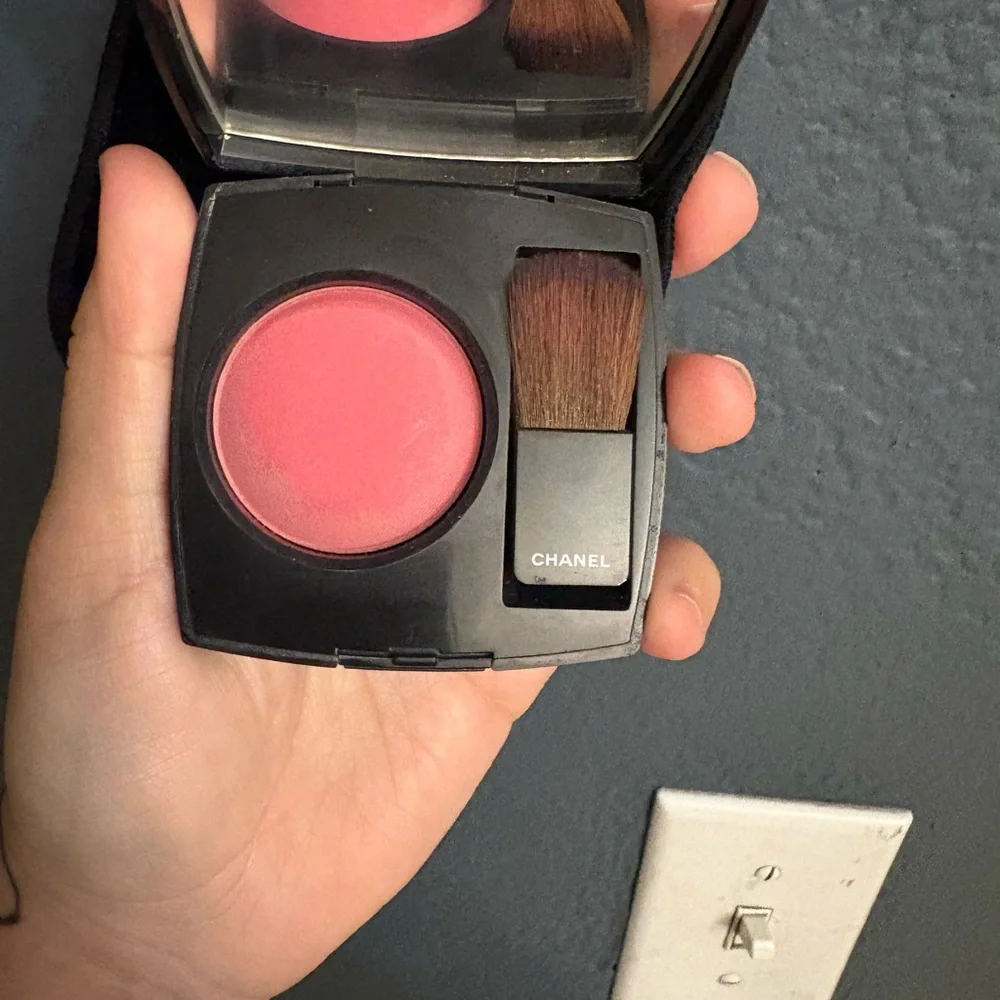 Chanel Powder Blush Compact 602 Rose Ruban - Picture 2 of 4